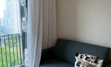 For rent 2 bedrooms condo in Huai Khwang, Bangkok