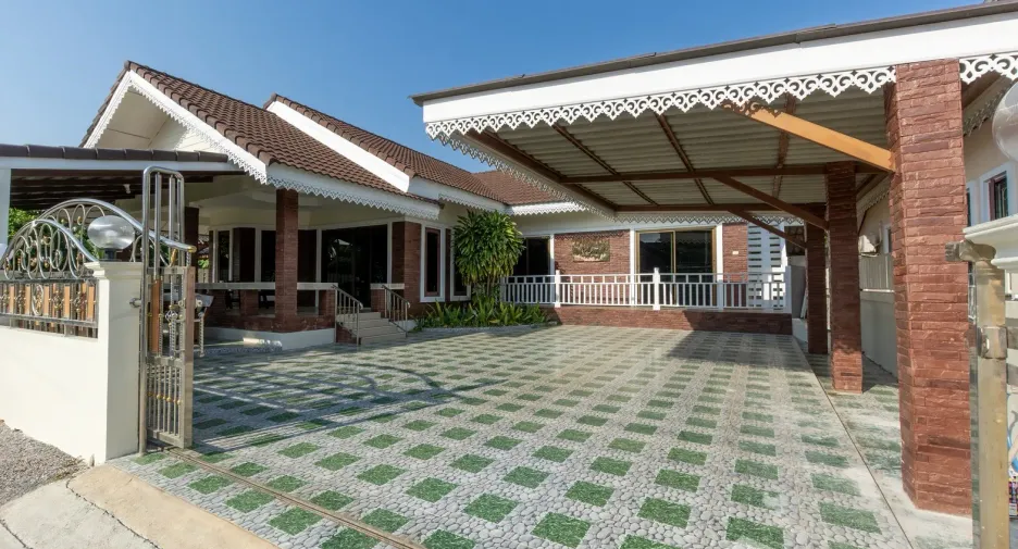 For sale and for rent 2 bedrooms house in Pran Buri, Prachuap Khiri Khan