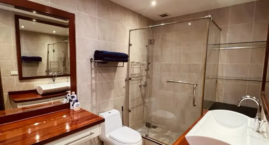 For sale 3 bedrooms condo in Pratumnak, Pattaya