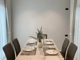 For rent 4 bedrooms house in Huai Khwang, Bangkok