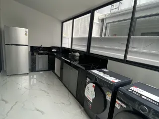 For rent 4 bedrooms house in Huai Khwang, Bangkok