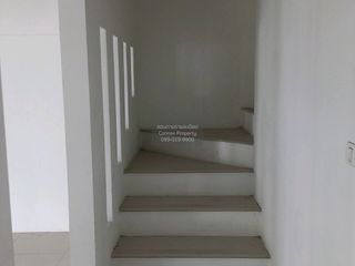 Casa adosada en venta de 3 habitaciones en Min Buri, Bangkok