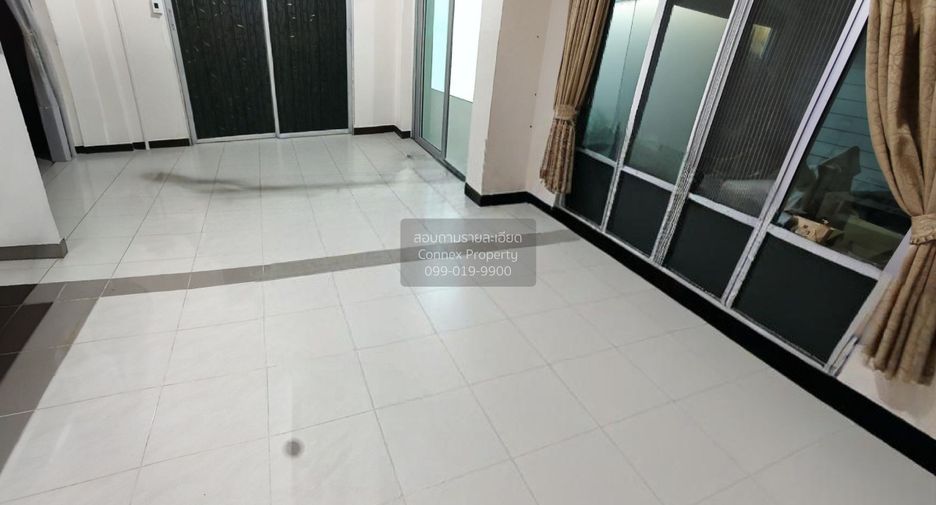 For sale 4 ベッドルーム townhouse in Bang Kapi, Bangkok