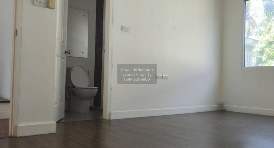 For sale 4 ベッドルーム townhouse in Bang Kapi, Bangkok