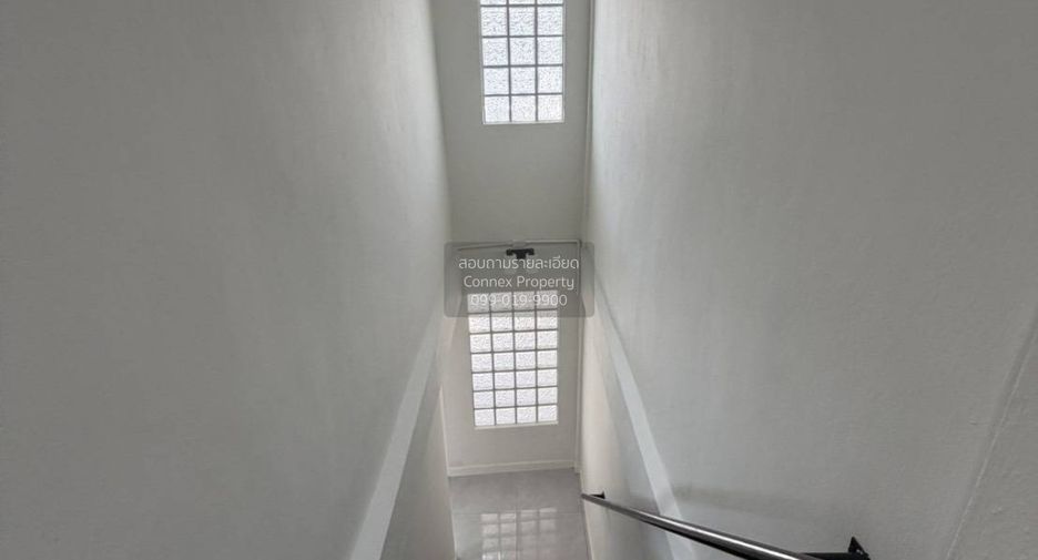 À vendre 3 chambres maison de ville à Mueang Samut Prakan, Samut Prakan