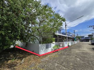 出售 2 卧室 独立屋 在 Si Racha, Chon Buri