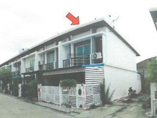For sale 3 bedrooms townhouse in Sam Phran, Nakhon Pathom