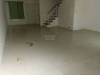 出售 3 卧室 联排别墅 在 Pluak Daeng, Rayong