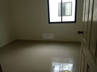 出售 3 卧室 联排别墅 在 Pluak Daeng, Rayong