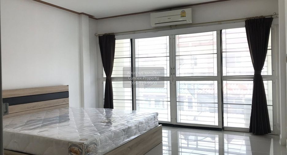 For sale 2 ベッドルーム townhouse in Lat Krabang, Bangkok