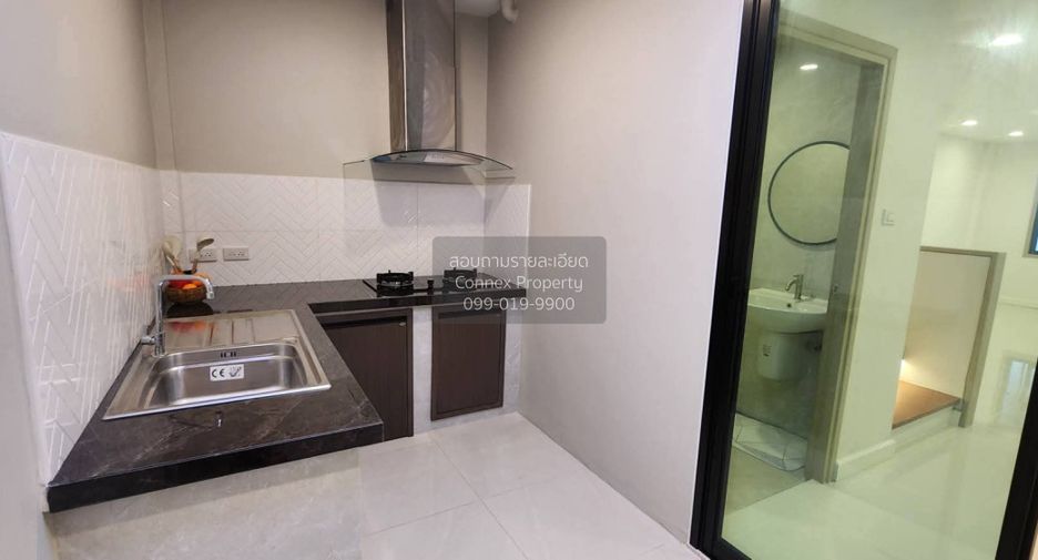 For sale 2 ベッドルーム townhouse in Bang Khen, Bangkok
