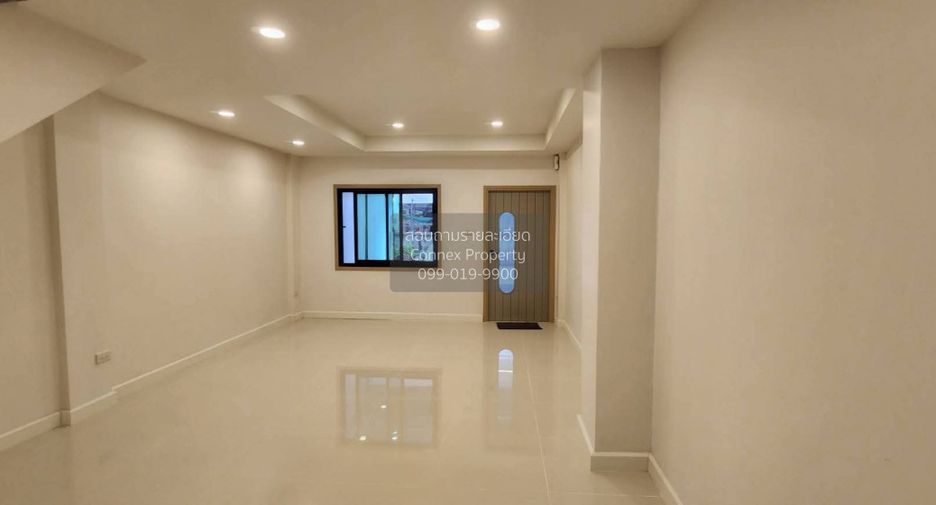 For sale 2 ベッドルーム townhouse in Bang Khen, Bangkok