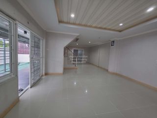 For sale 3 bedrooms townhouse in Bang Khen, Bangkok
