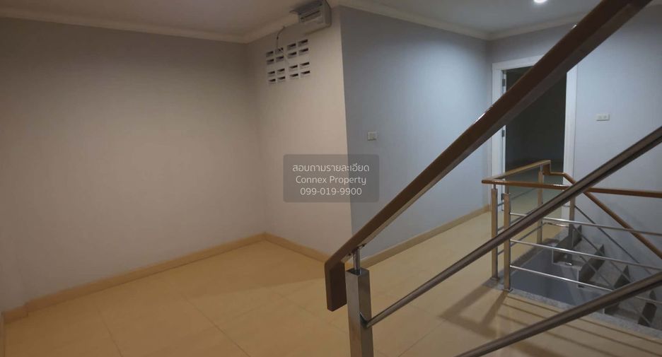 For sale 3 bedrooms townhouse in Bang Khen, Bangkok