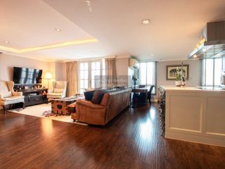 For sale 1 bed condo in Phaya Thai, Bangkok