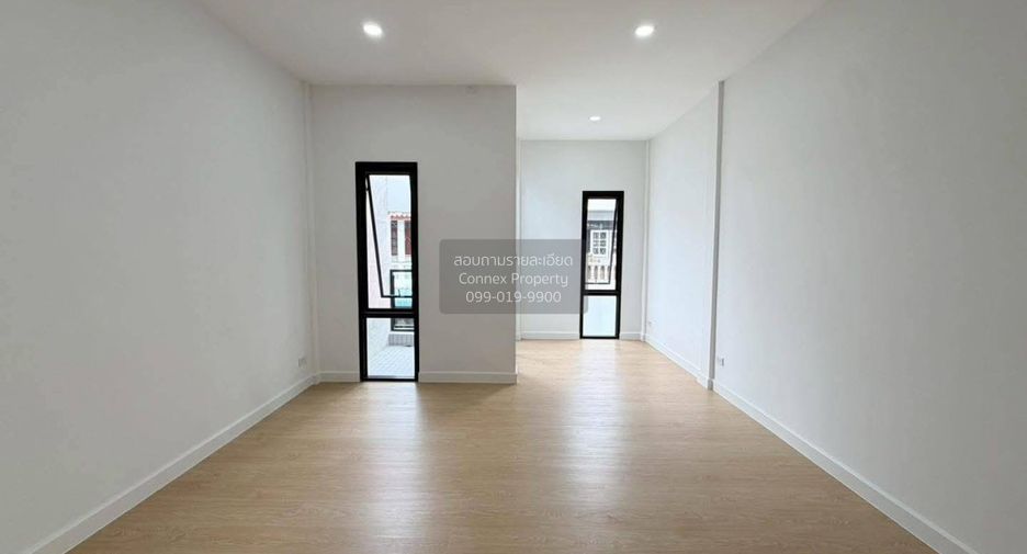 For sale 2 ベッドルーム townhouse in Don Mueang, Bangkok