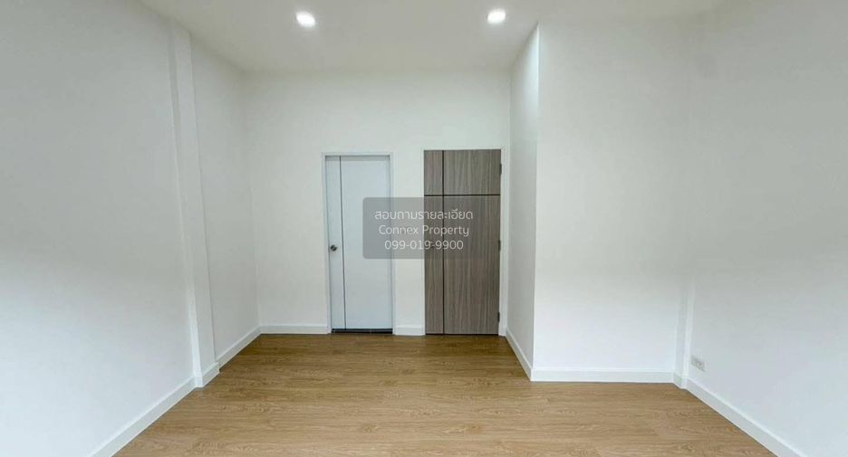 For sale 2 ベッドルーム townhouse in Don Mueang, Bangkok