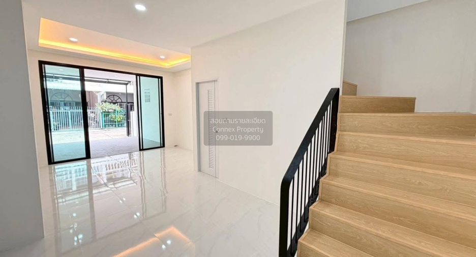 For sale 2 ベッドルーム townhouse in Don Mueang, Bangkok