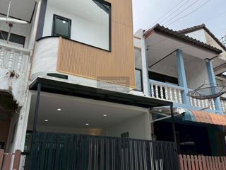 For sale 2 bedrooms townhouse in Don Mueang, Bangkok