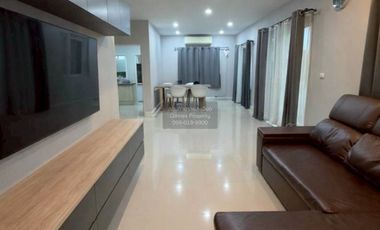 Haus zum Kauf mit 3 Zimmer in Thung Khru, Bangkok