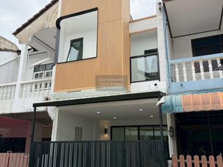 For sale 2 bedrooms townhouse in Don Mueang, Bangkok