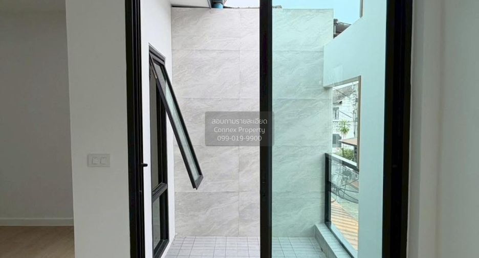 For sale 2 bedrooms townhouse in Don Mueang, Bangkok