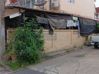 For sale 2 bedrooms townhouse in Mueang Samut Prakan, Samut Prakan