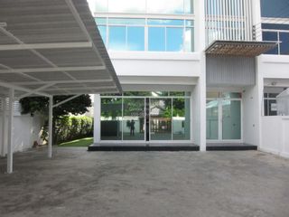 For sale 4 bedrooms townhouse in Lat Phrao, Bangkok