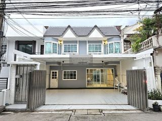 For sale 4 bedrooms townhouse in Pathum Wan, Bangkok