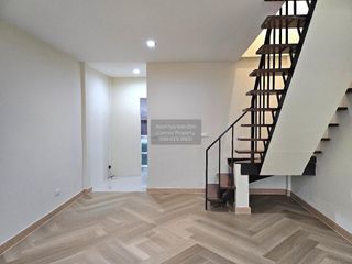 For sale 4 bedrooms townhouse in Pathum Wan, Bangkok