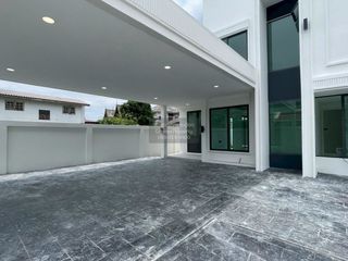 Casa en venta de 4 habitaciones en Chatuchak, Bangkok