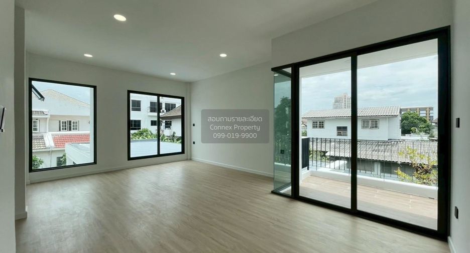For sale 4 bedrooms house in Chatuchak, Bangkok