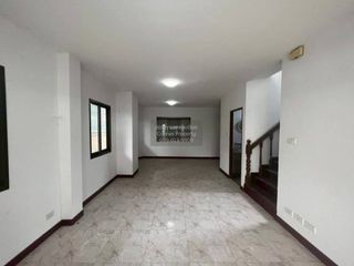 Casa en venta de 3 habitaciones en Phutthamonthon, Nakhon Pathom