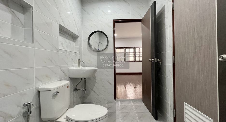 Reihenhaus zum Kauf mit 2 Zimmer in Bang Kapi, Bangkok