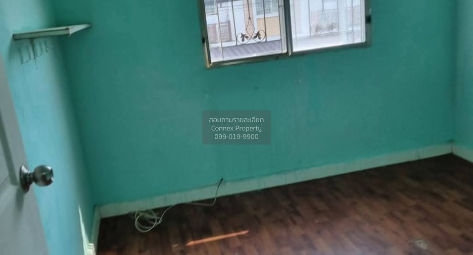 Casa adosada en venta de 4 habitaciones en Sam Phran, Nakhon Pathom