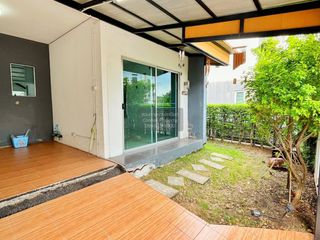 出售 3 卧室 联排别墅 在 Bang Sao Thong, Samut Prakan