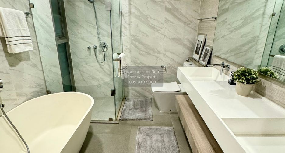 For sale 3 bedrooms condo in Watthana, Bangkok