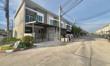 For sale 3 bedrooms townhouse in Khlong Sam Wa, Bangkok