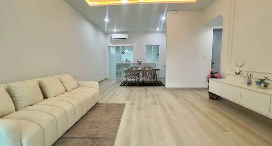 For sale 3 bedrooms townhouse in Khlong Sam Wa, Bangkok