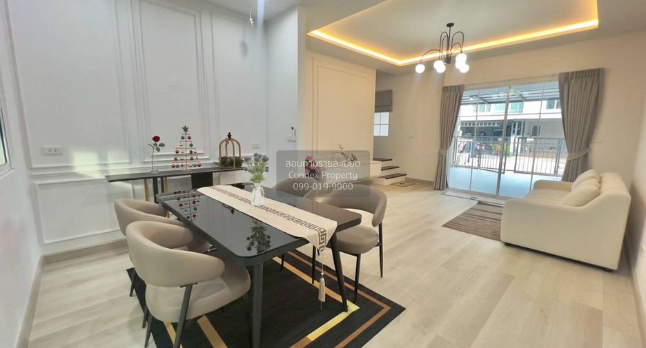 For sale 3 bedrooms townhouse in Khlong Sam Wa, Bangkok