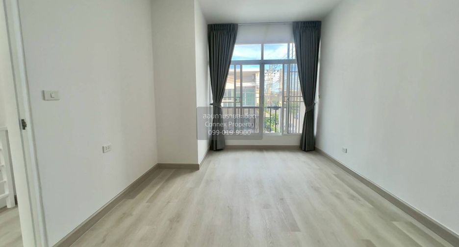 For sale 3 bedrooms townhouse in Khlong Sam Wa, Bangkok