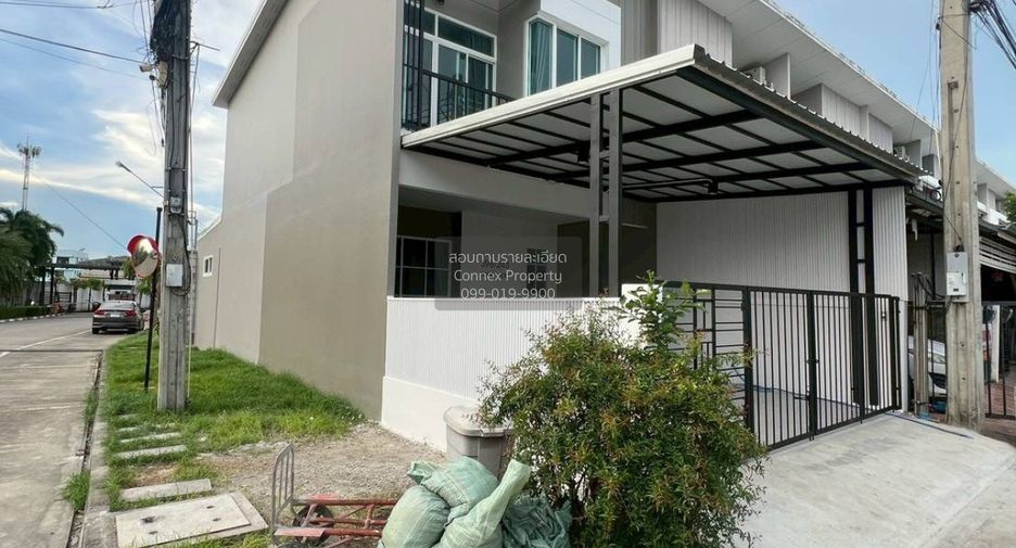 For sale 3 bedrooms townhouse in Khlong Sam Wa, Bangkok