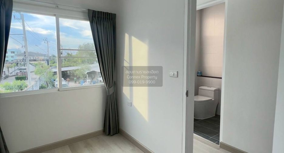For sale 3 bedrooms townhouse in Khlong Sam Wa, Bangkok