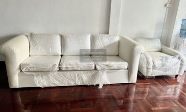 For rent 4 bedrooms condo in Khlong Toei, Bangkok