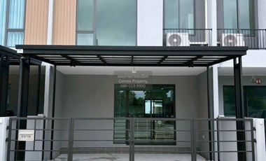 Casa adosada en alquiler de 3 habitaciones en Bang Phli, Samut Prakan