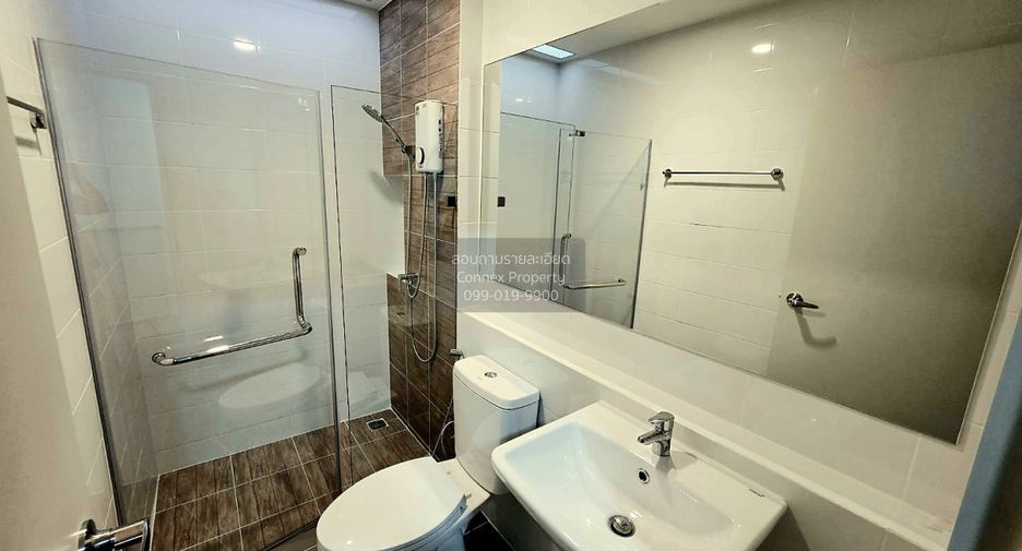 For rent 3 bedrooms townhouse in Bang Phli, Samut Prakan