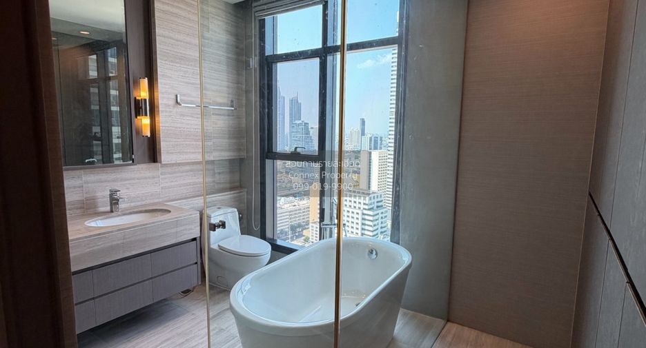 Condo en alquiler de 3 habitaciones en Sathon, Bangkok