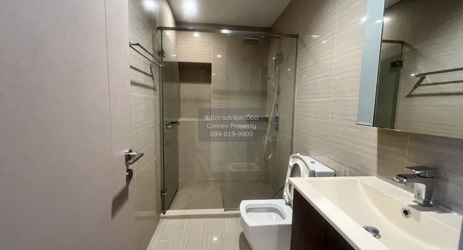 For rent 2 bedrooms condo in Huai Khwang, Bangkok