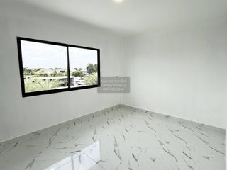 For rent 4 bedrooms townhouse in Bang Khen, Bangkok