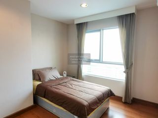 For rent 3 bedrooms condo in Huai Khwang, Bangkok